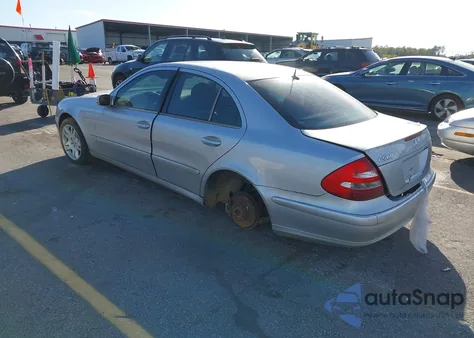 2003 Mercedes-Benz E 500 z USA, uszkodzony, nr VIN WDBUF70J03A278136